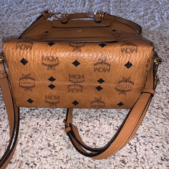 MCM Essential Visetos Original Small Backpack - Picture 3 of 7